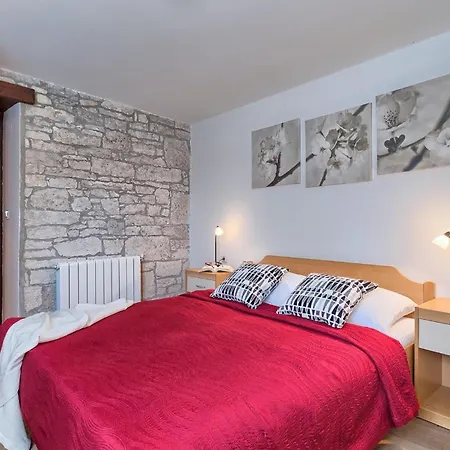Ella Holiday home Pula