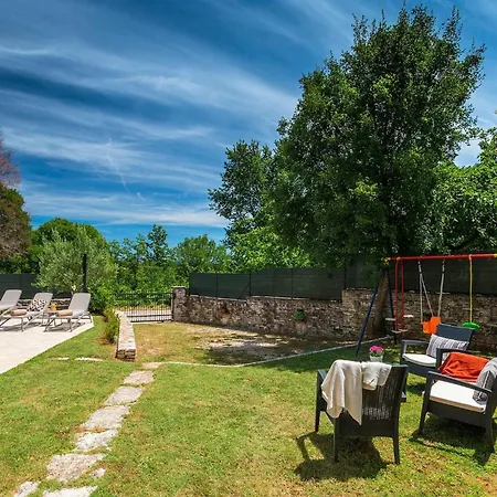 Holiday home Ella Pula