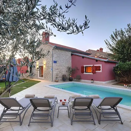 Holiday home Ella *